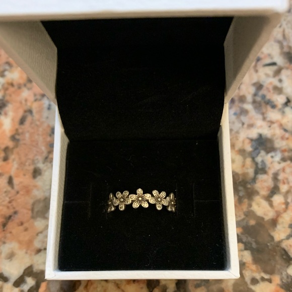 pandora daisy flower ring - Picture 2 of 2
